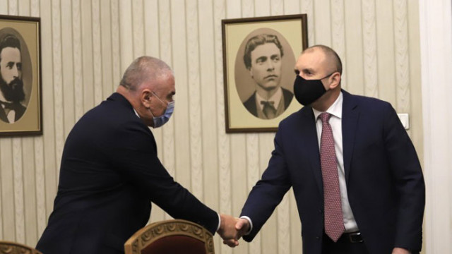 Марешки към Радев: Вие сте случайно попаднал на „Дондуков“ 2, един пропаднал мандат